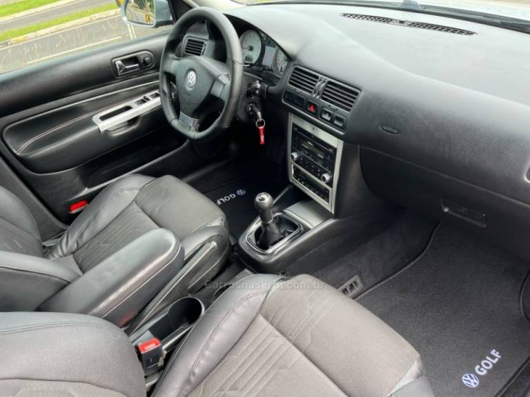 VOLKSWAGEN - GOLF - 2011/2012 - Prata - Sob Consulta