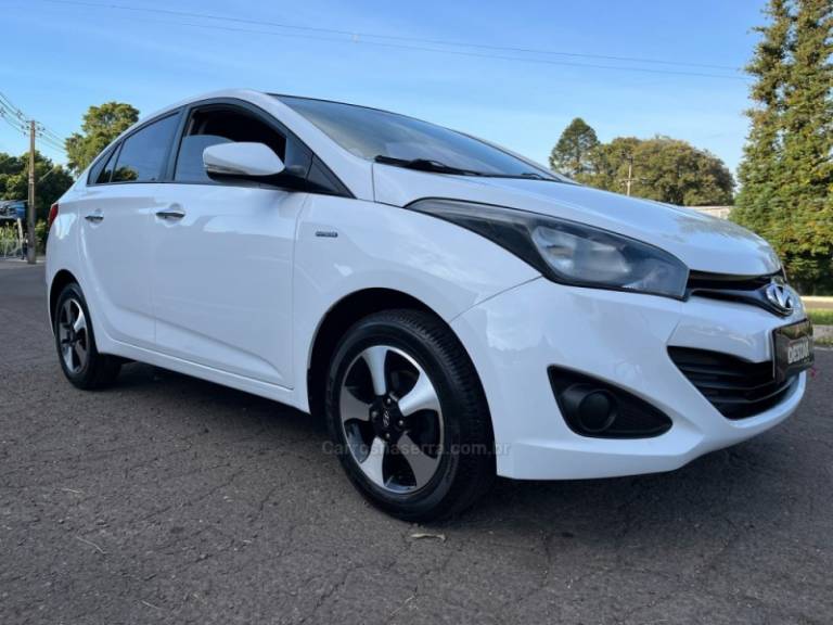 HYUNDAI - HB20S - 2015/2015 - Branca - Sob Consulta