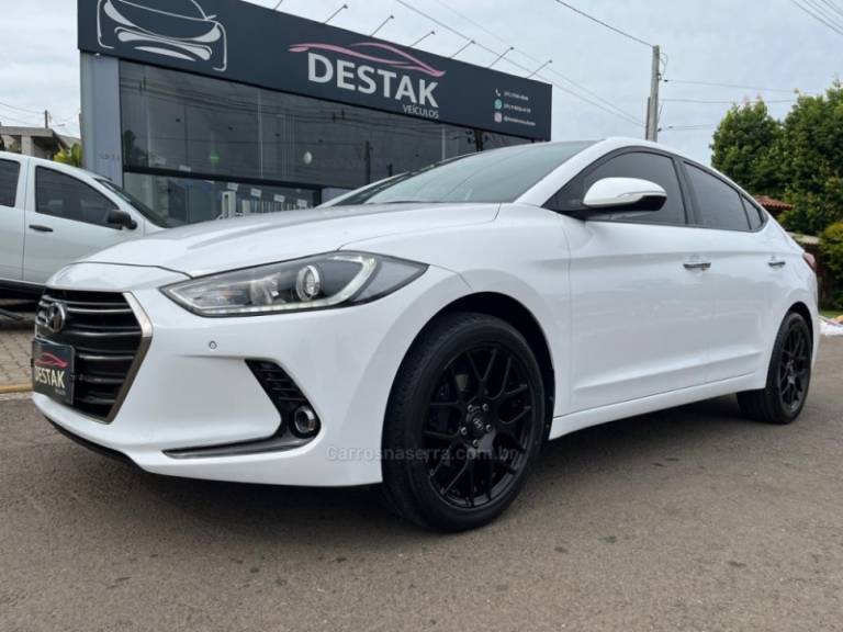 HYUNDAI - ELANTRA - 2016/2017 - Branca - Sob Consulta