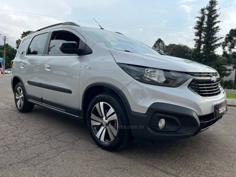 CHEVROLET - SPIN - 2022/2023 - Prata - R$ 107.900,00