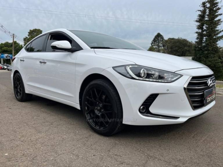 HYUNDAI - ELANTRA - 2016/2017 - Branca - Sob Consulta