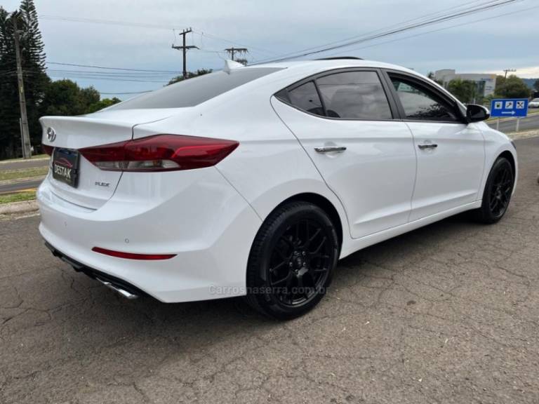 HYUNDAI - ELANTRA - 2016/2017 - Branca - Sob Consulta