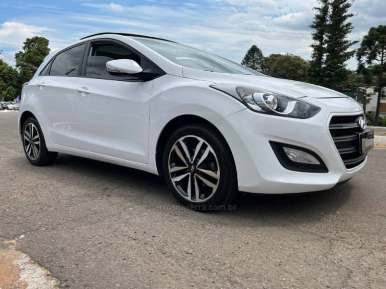 HYUNDAI - I30 - 2015/2016 - Branca - Sob Consulta