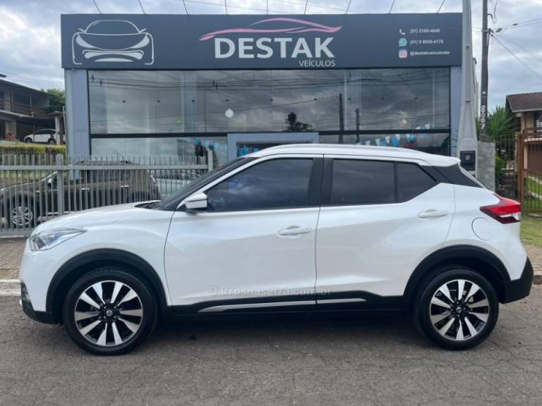 NISSAN - KICKS - 2017/2018 - Branca - Sob Consulta