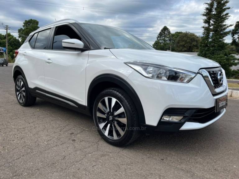 NISSAN - KICKS - 2017/2018 - Branca - Sob Consulta