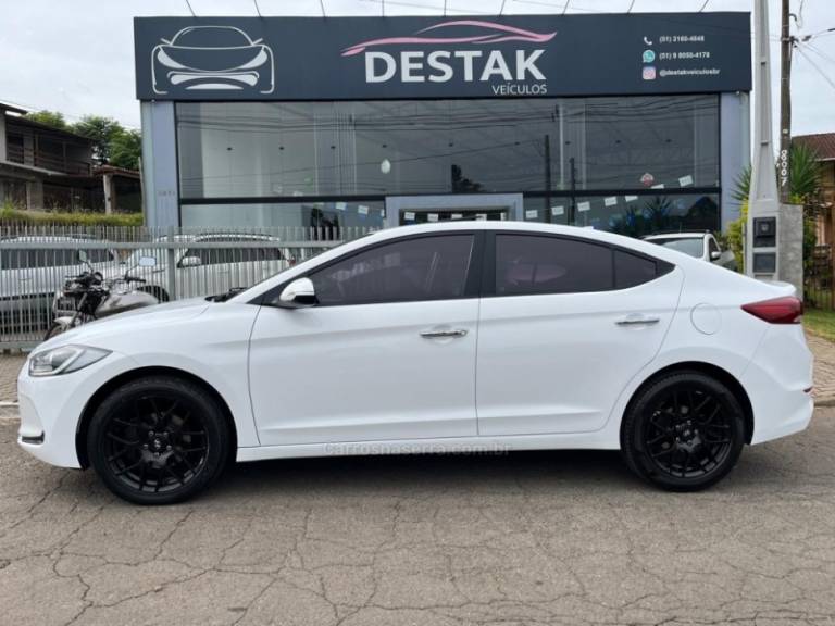HYUNDAI - ELANTRA - 2016/2017 - Branca - Sob Consulta