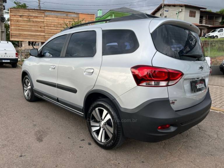 CHEVROLET - SPIN - 2022/2023 - Prata - R$ 107.900,00