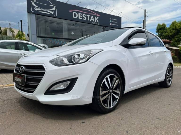 HYUNDAI - I30 - 2015/2016 - Branca - Sob Consulta