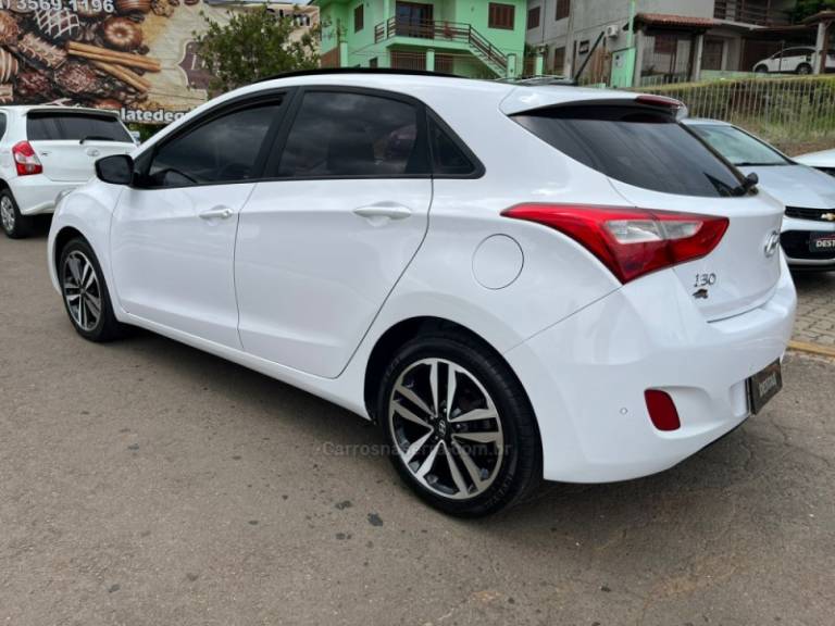 HYUNDAI - I30 - 2015/2016 - Branca - Sob Consulta