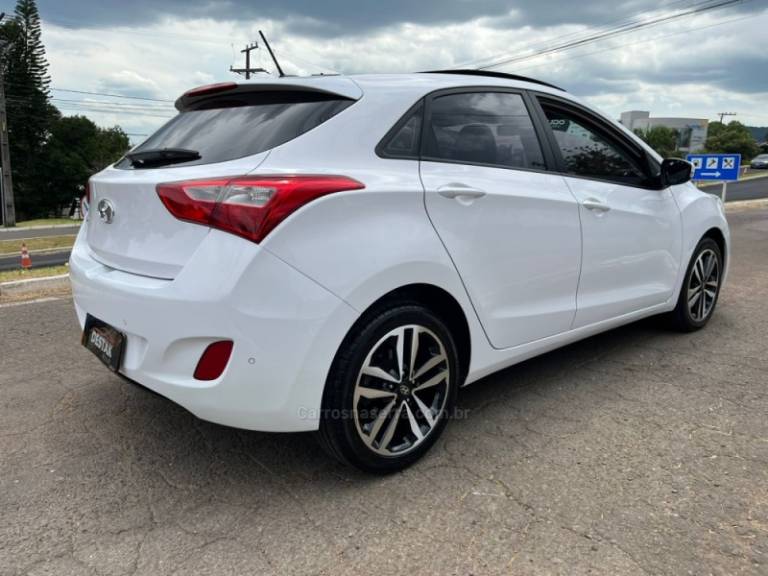 HYUNDAI - I30 - 2015/2016 - Branca - Sob Consulta