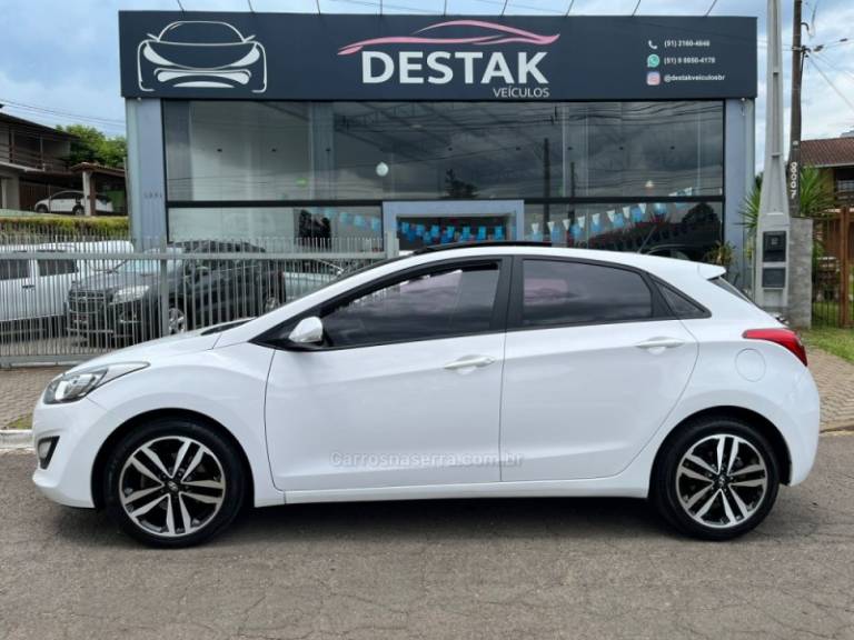 HYUNDAI - I30 - 2015/2016 - Branca - Sob Consulta