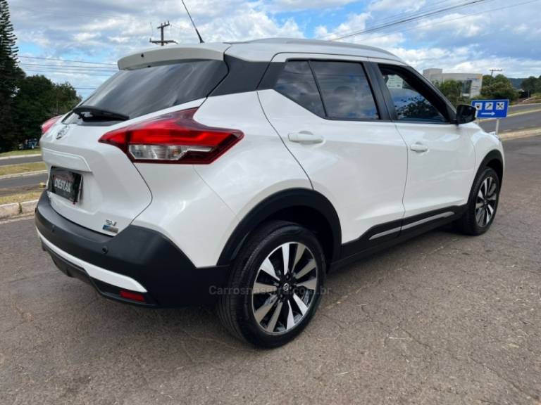 NISSAN - KICKS - 2017/2018 - Branca - Sob Consulta