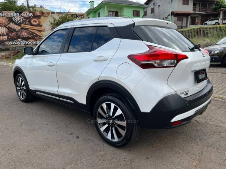 NISSAN - KICKS - 2017/2018 - Branca - Sob Consulta