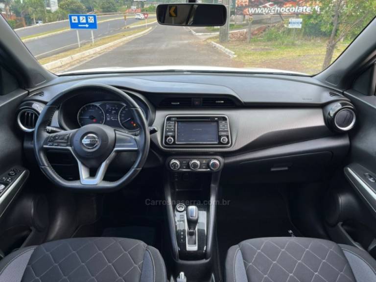 NISSAN - KICKS - 2017/2018 - Branca - Sob Consulta